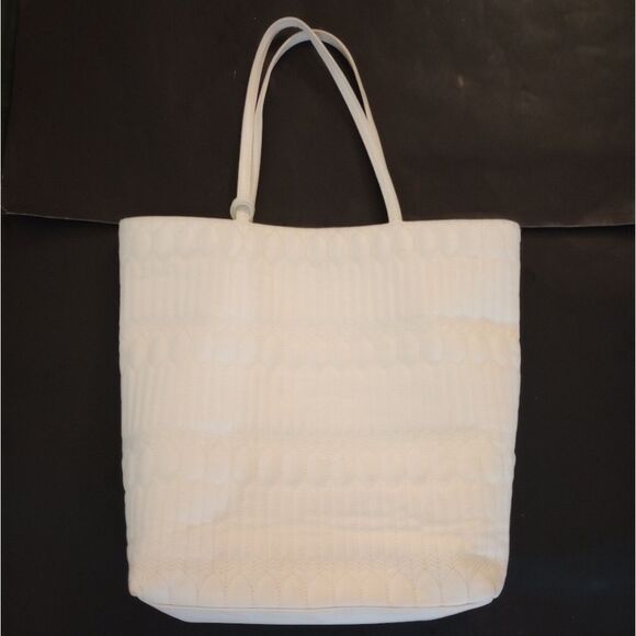 🆕👜SR2 Sondra Roberts Quilted Tote Shoulder Bag with Tassel - Picture 5 of 9